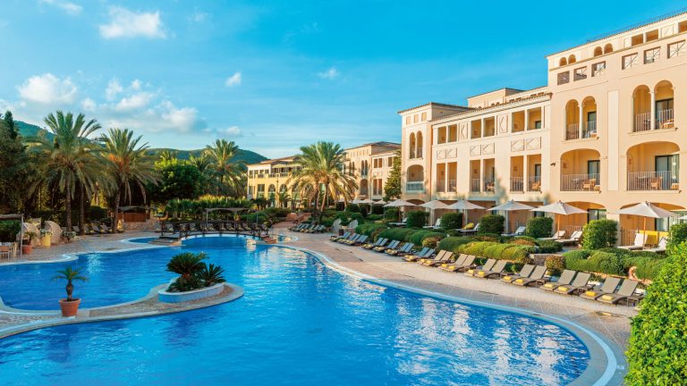 The outdoor pool at Steigenberger Golf & Spa Resort, Camp de Mar, Mallorca. Golf Planet Holidays