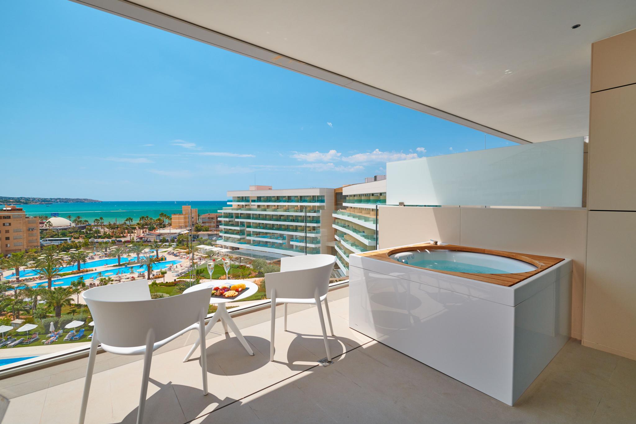 Balcony with outdoor bath at the Hipotels Playa de Palma Palace, Palma, Mallorca