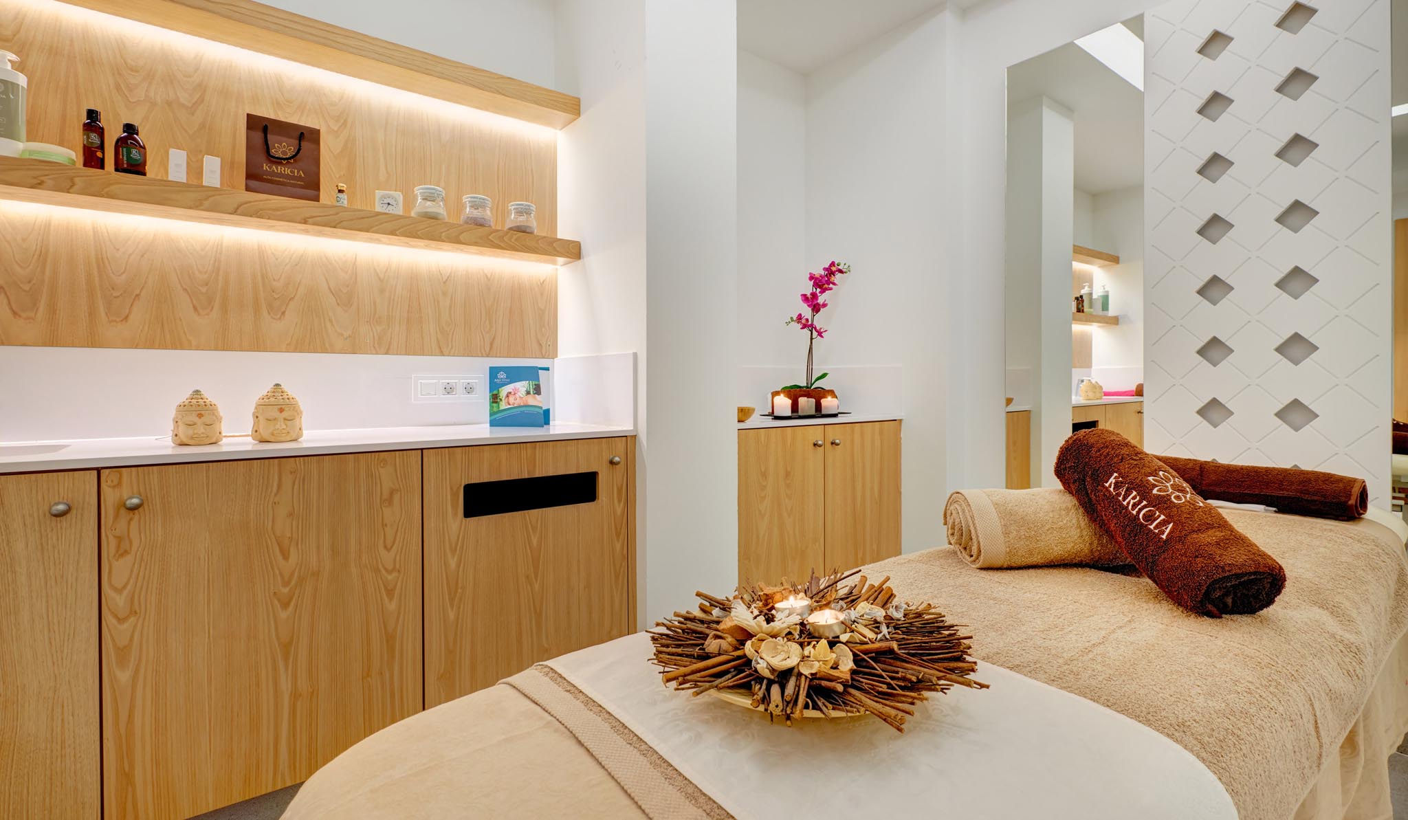 A tranquil spa room at Hipotels Playa de Palma Palace hotel Palma, Mallorca