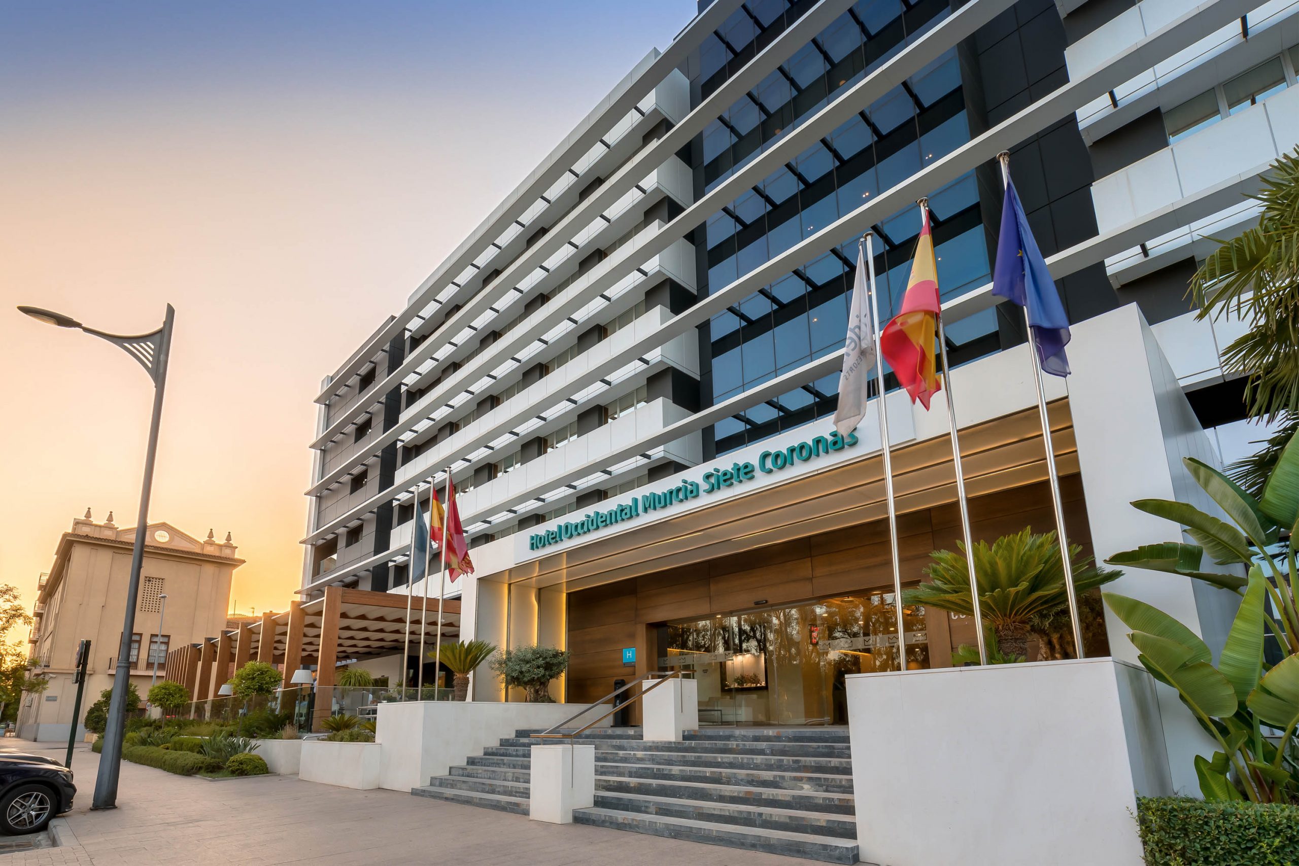 The exterior of the Occidental 7 Coronas HOtel, Murcia, Spain